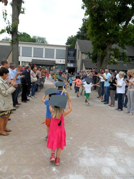 2542124-07c82152a7b03f203354057a12359679